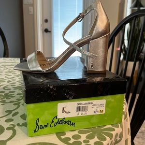 BNWT Sam Edelman Silver heels